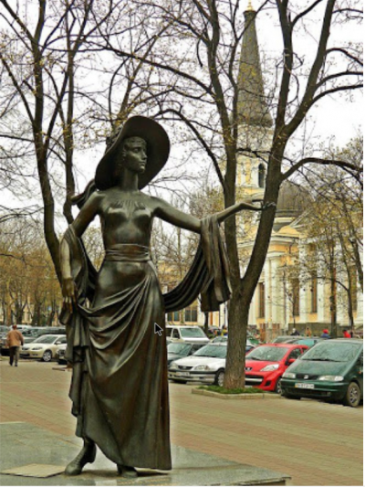 Vera Kholodnaya heykeli